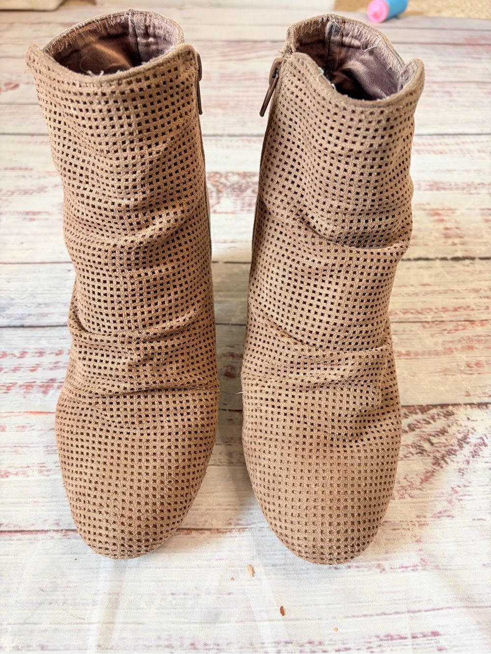 Maurices Taupe Suede Perforated Block Heel Ankle Booties Size 8 Comfortable - Picture 4 of 7
